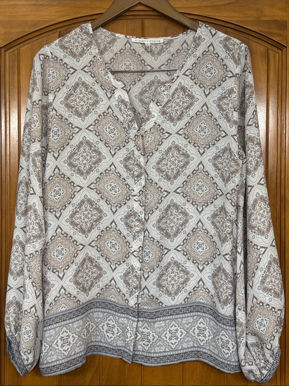 Violet & Claire Neutral Taupe Printed V-Neck Blouse